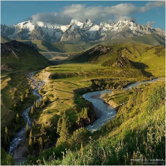 The generalized character of the Kyrgyzstan mountains | mountains, valley, panorama, river