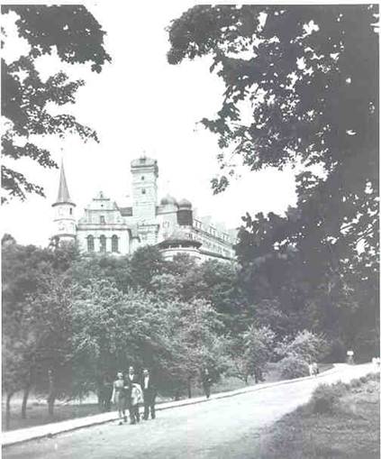 Description: http://www.albionmich.com/history/histor_notebook/images_S/castle.jpg