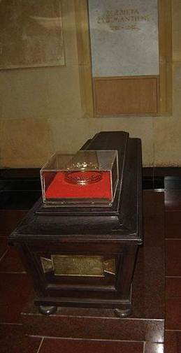 Description: File:Tomb of Elisabeth of Austria in Vilnius Cathedral.jpg