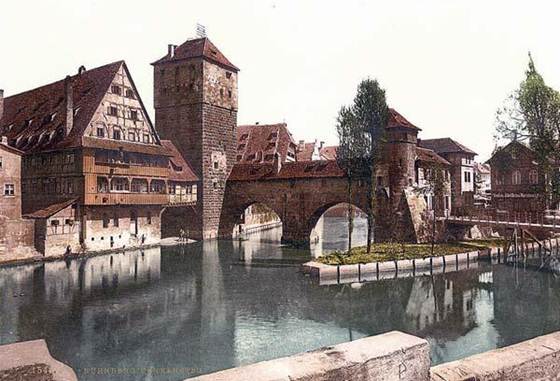 http://www.old-picture.com/europe/pictures/Nuremberg-Bavaria-001.jpg