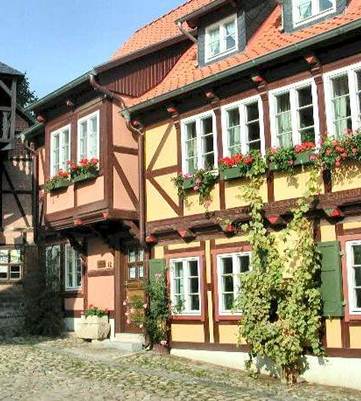 http://www.sights-and-culture.com/Germany/Quedlinburg-house-1521.jpg