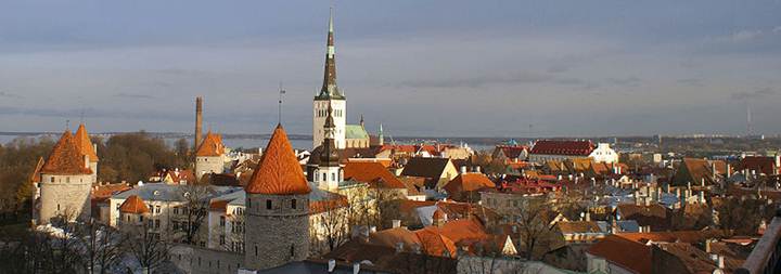 Description: File:Tallinn-view-from-Tompea.jpg