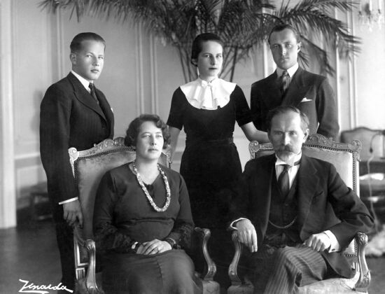 Description: President Antanas Smetona and his family: wife Sofija Smetonienė, son Julius, daughter Marytė Smetonaitė-Valušienė, and son-in-law Aloyzas Valušis