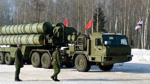 A military truck carries sections of Russia’s new S-400 anti-aircraft missile system.
