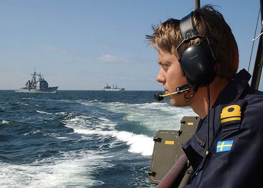 File:Swedish Navy Officer during BALTOPS 2003.jpg