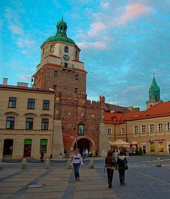 Description: File:Lublin, Stare Miasto - Brama Krakowska i Plac Łokietka (2009-06-12).jpg